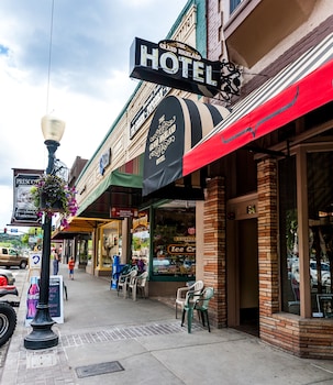 The Grand Highland Hotel