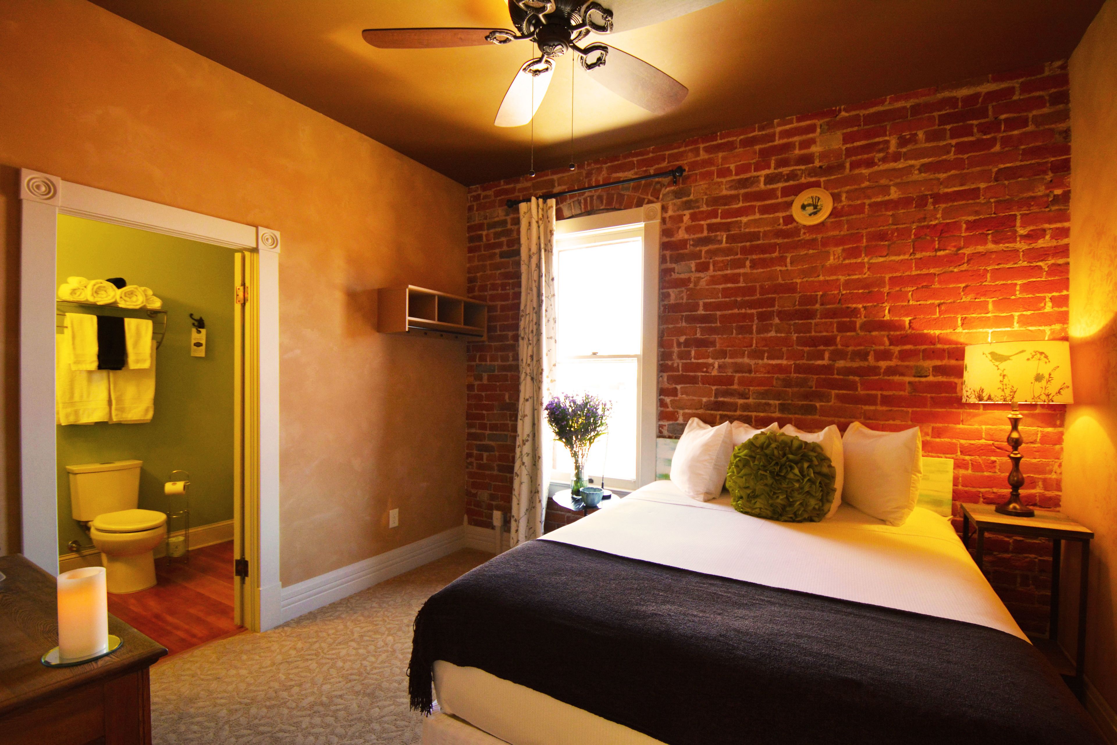 standard room, 1 queen bed | premium bedding, iron/ironing board, free wifi, bed sheets