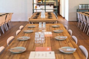 Dinner served - Wisemans Retreat (Wisemans Ferry)