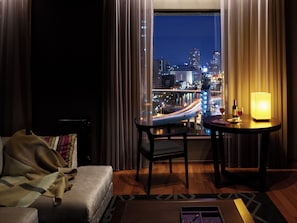 Junior-Suite, 2 Doppelbetten, Nichtraucher (with Lounge Access) | Zimmersafe, Schreibtisch, Verdunkelungsvorhänge, kostenloses WLAN