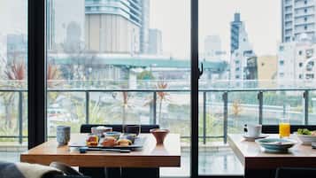 Tägliches Frühstücksbuffet (2970 JPY pro Person)