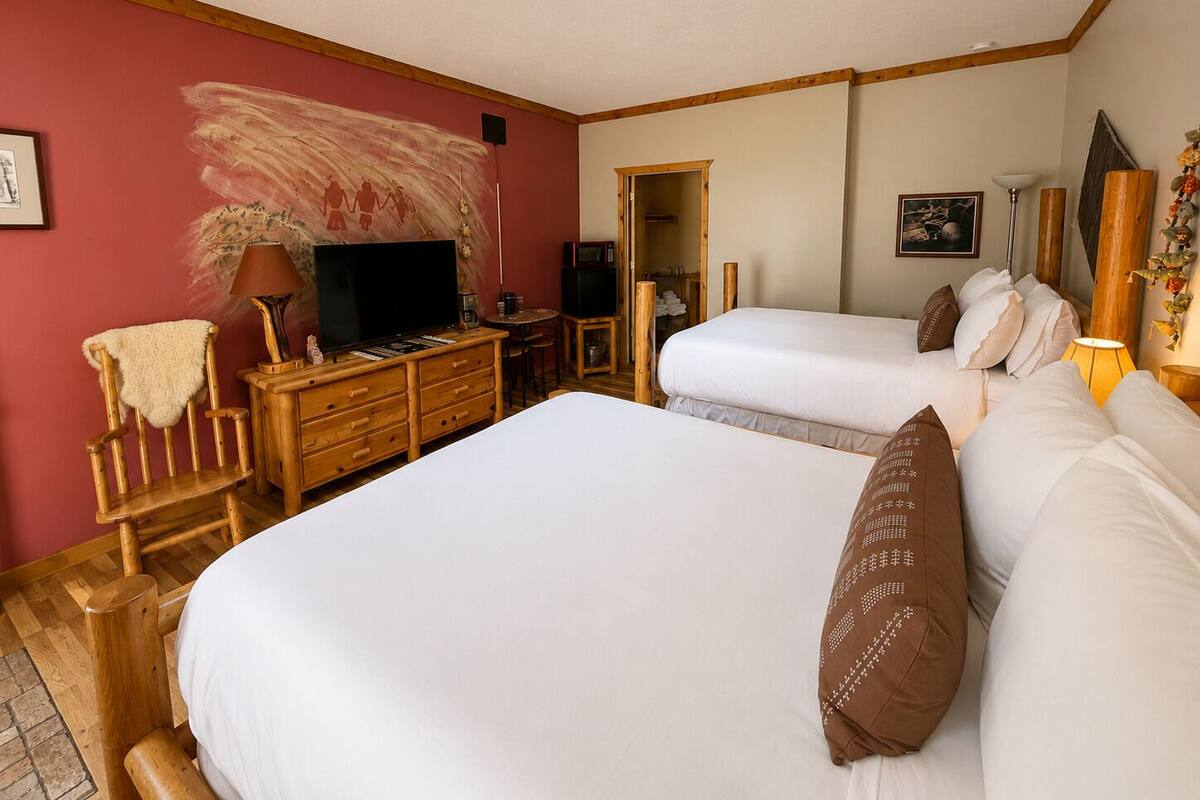Standard Double Room, 2 Queen Beds | Soundproofing, WiFi (free), bed sheets