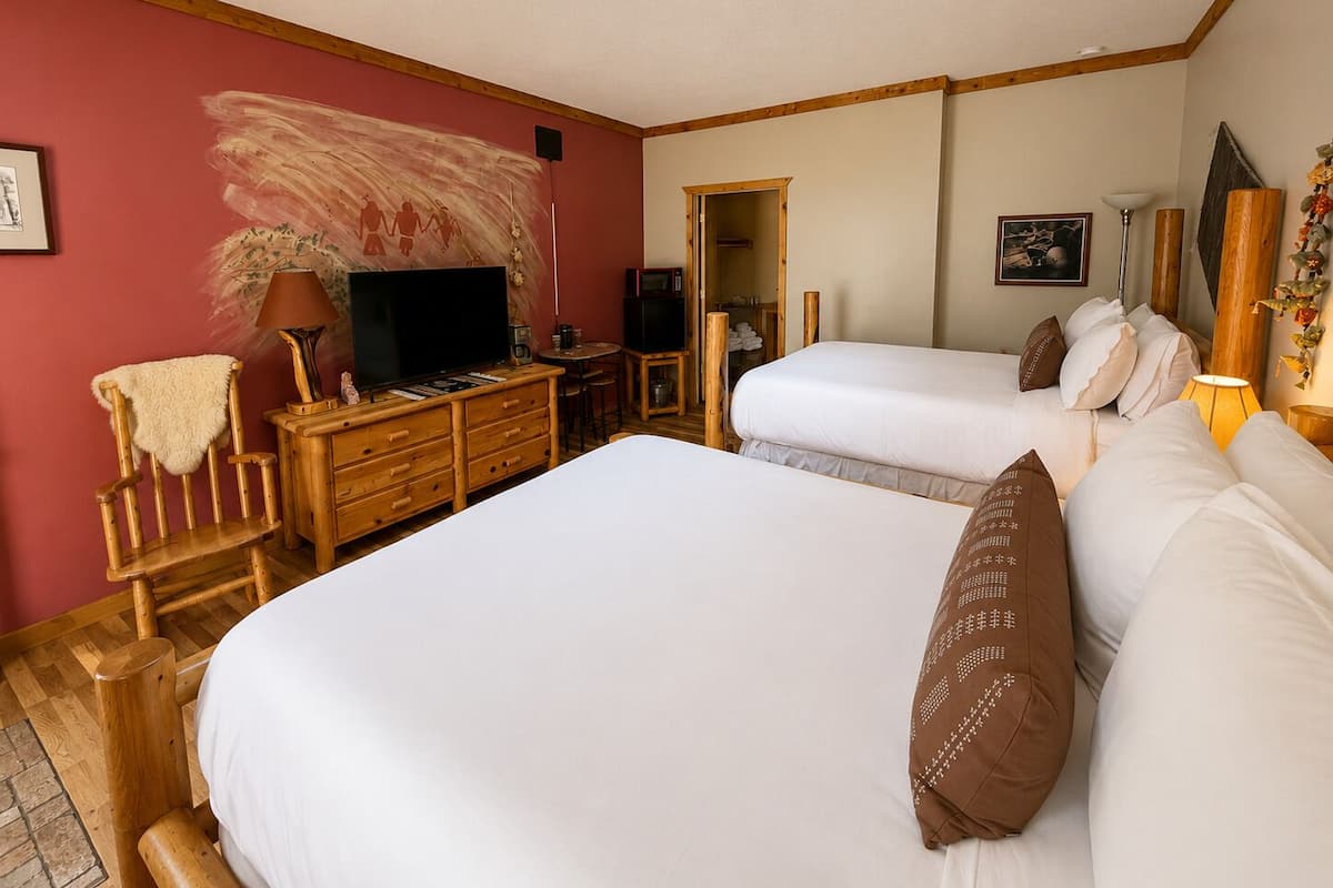 Standard Double Room, 2 Queen Beds | Soundproofing, WiFi (free), bed sheets