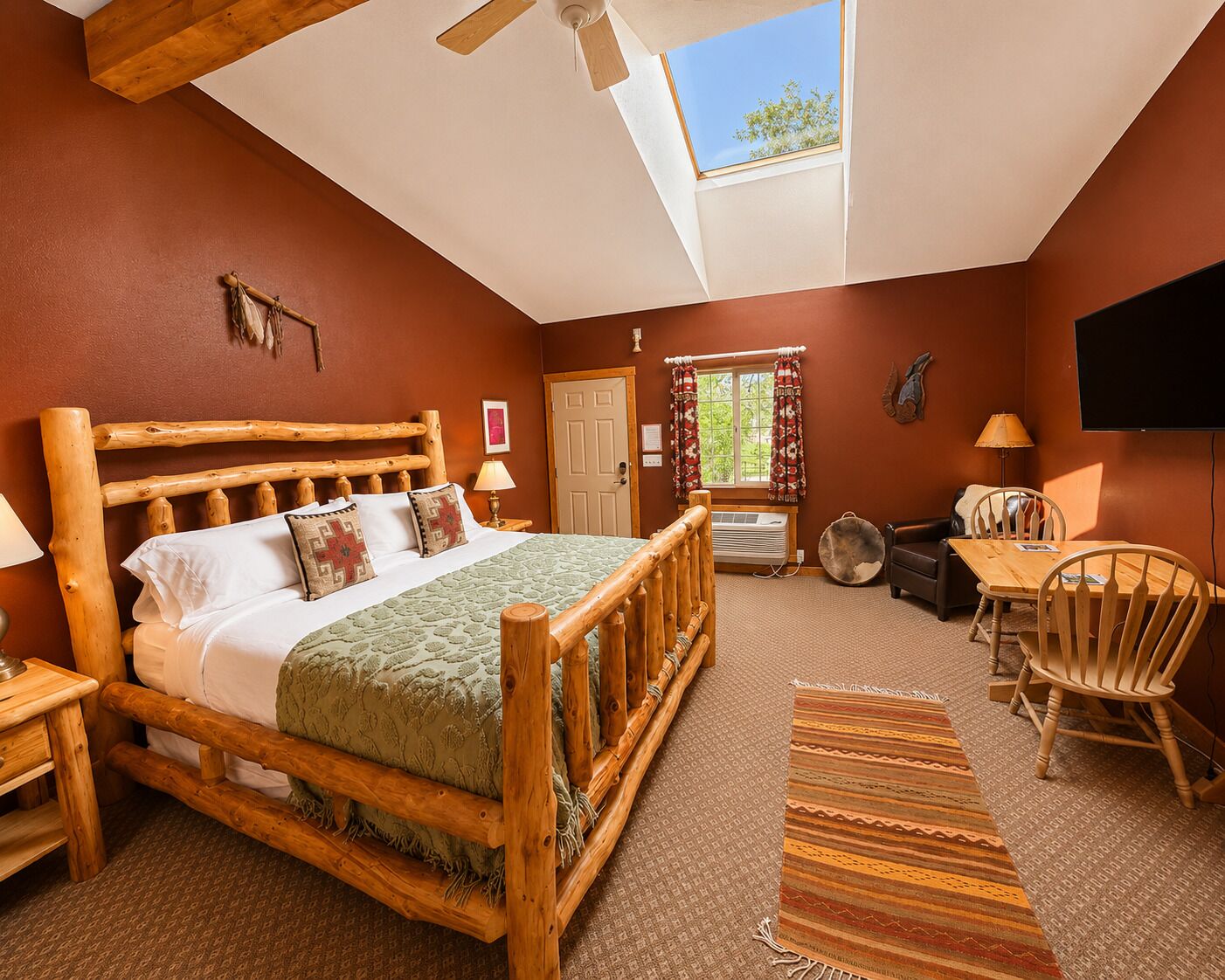 Chambre Standard, 1 très grand lit | Chambres insonorisées, Wi-Fi gratuit, draps fournis