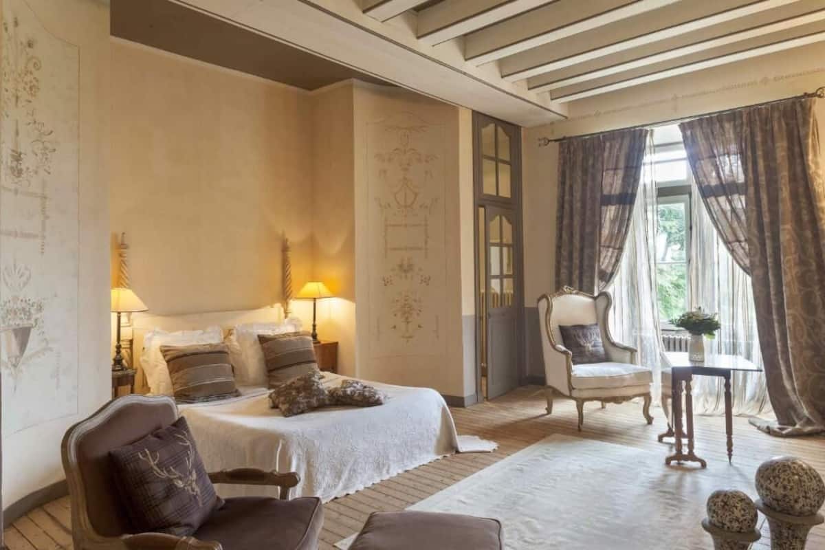 Huone (Prestige - Château +) | 1 makuuhuone, tallelokero huoneessa, yksilöllisesti sisustettu