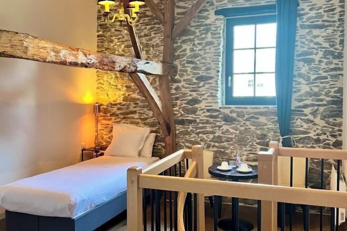 1 bedroom, in-room safe, individually decorated, individually furnished