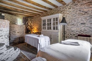 Couples treatment room(s), body treatments, aromatherapy - Chateau de l'Epinay (Saint-Georges-sur-Loire)