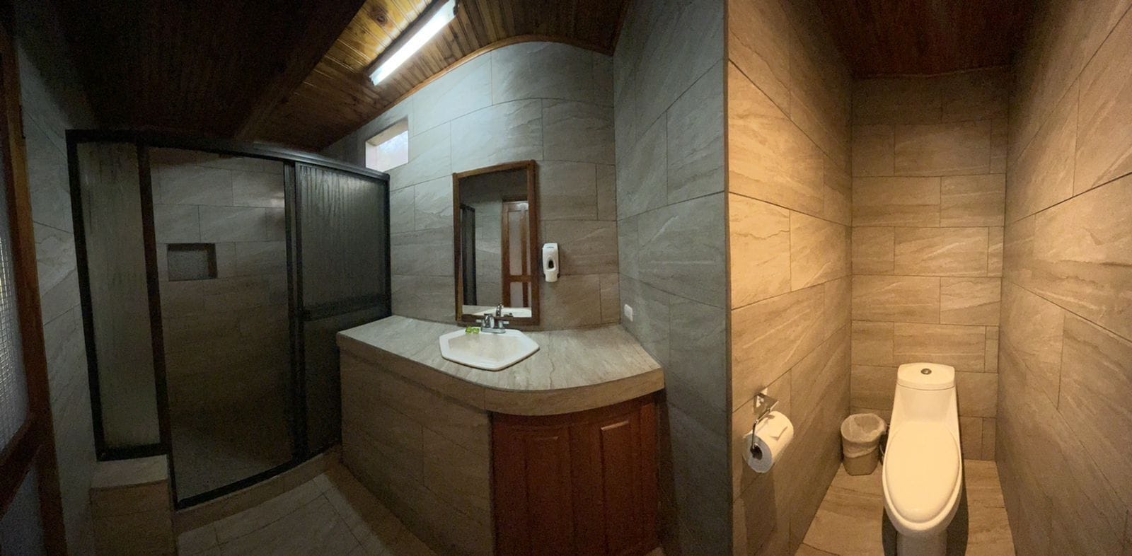 standard room | bathroom | shower, rainfall showerhead, free toiletries, towels