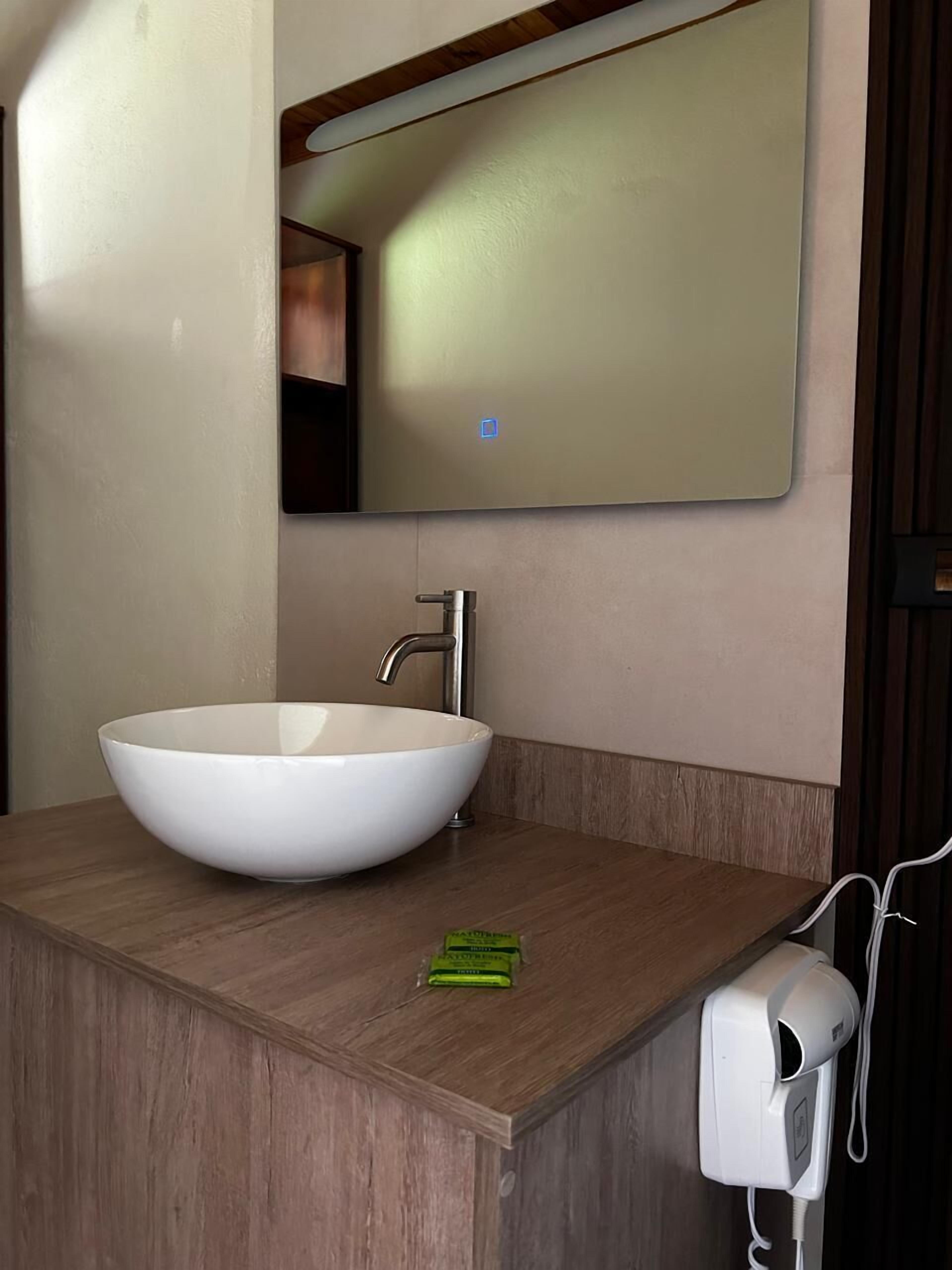 standard room | in-room safe, free wifi, bed sheets