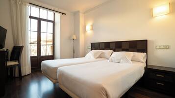 Standard Twin Room | In-room safe, free WiFi, bed sheets