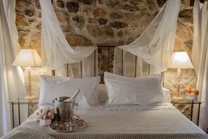 Superior Room, River View | Desk, rollaway beds