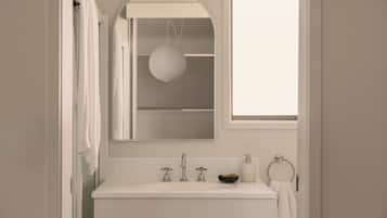 Standardværelse - 1 kingsize-seng | Badeværelse | Bruser, gratis toiletartikler, hårtørrer, håndklæder