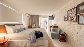 Standard Queen Room | Mørklægningsgardiner, strygejern/strygebræt