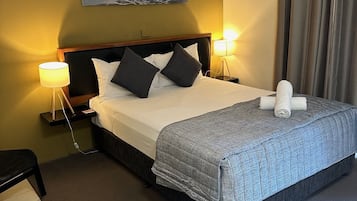 Suite (Queen) | 1 soveværelse, mørklægningsgardiner, strygejern/strygebræt
