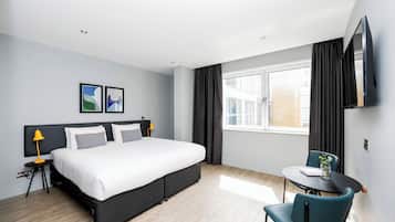 Executive Studio | Iron/ironing board, free WiFi, bed sheets