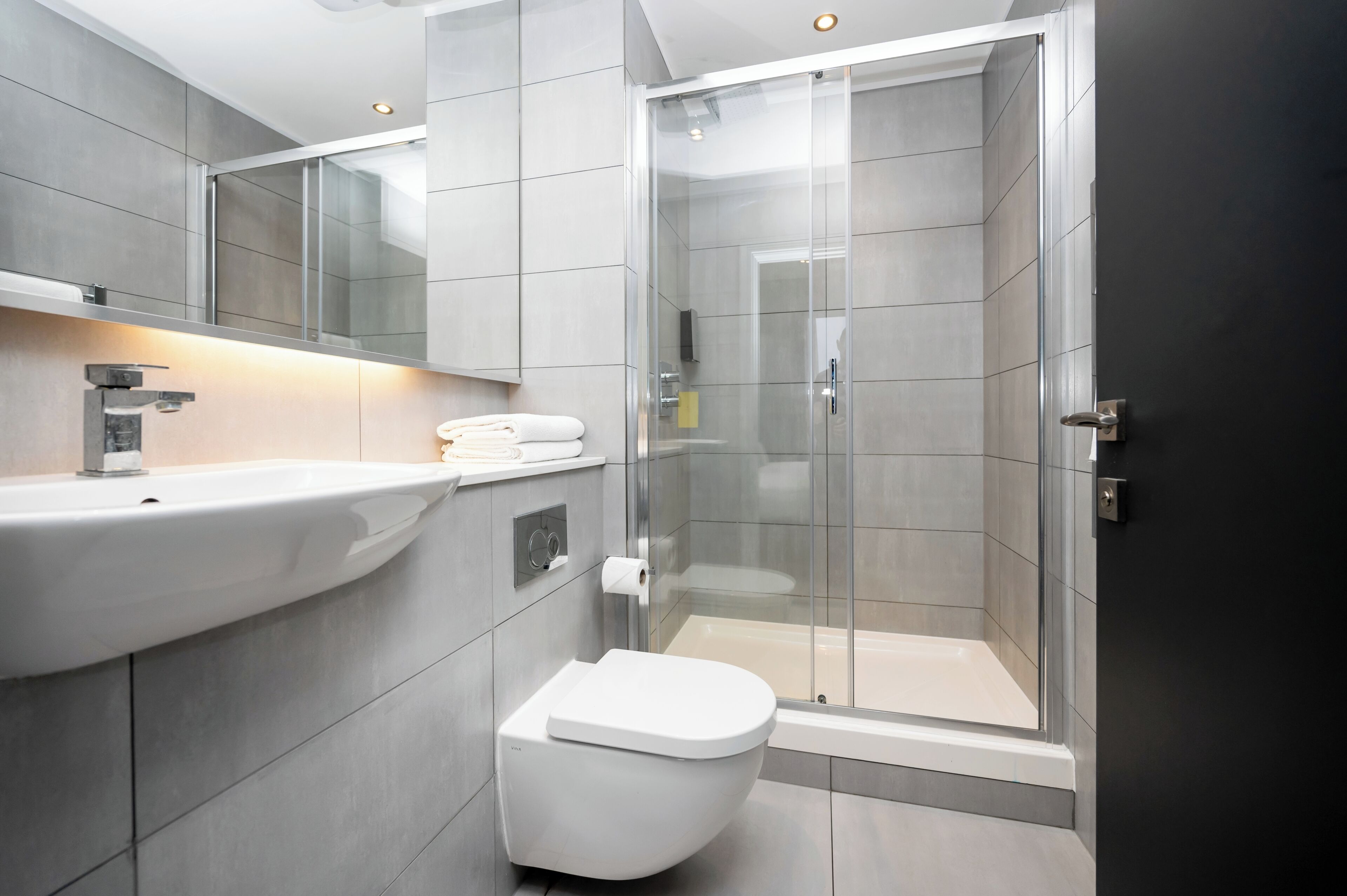 Shower, free toiletries, hair dryer, towels