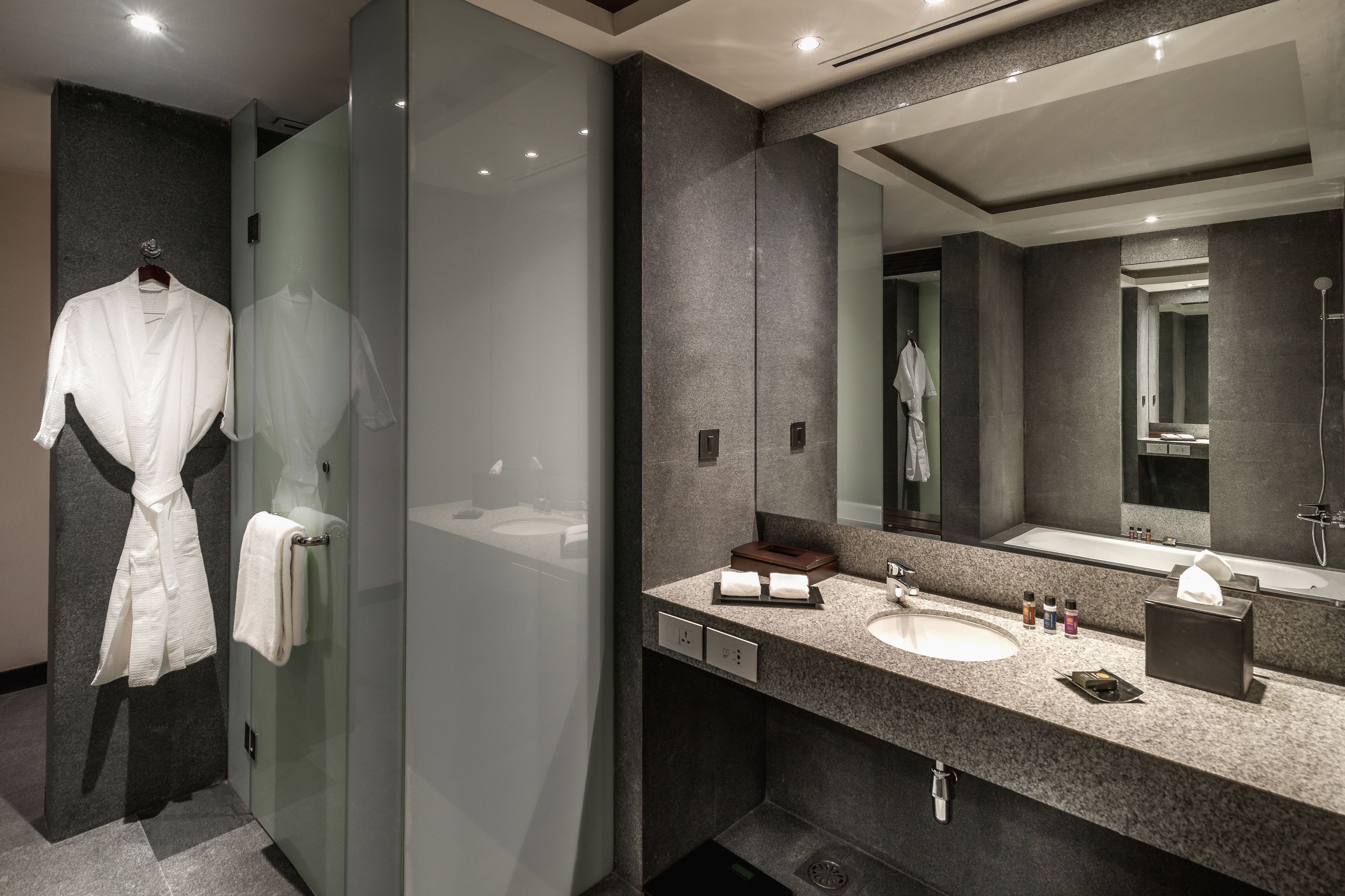 suite (hyatt) | bathroom | shower, free toiletries, hair dryer, bathrobes