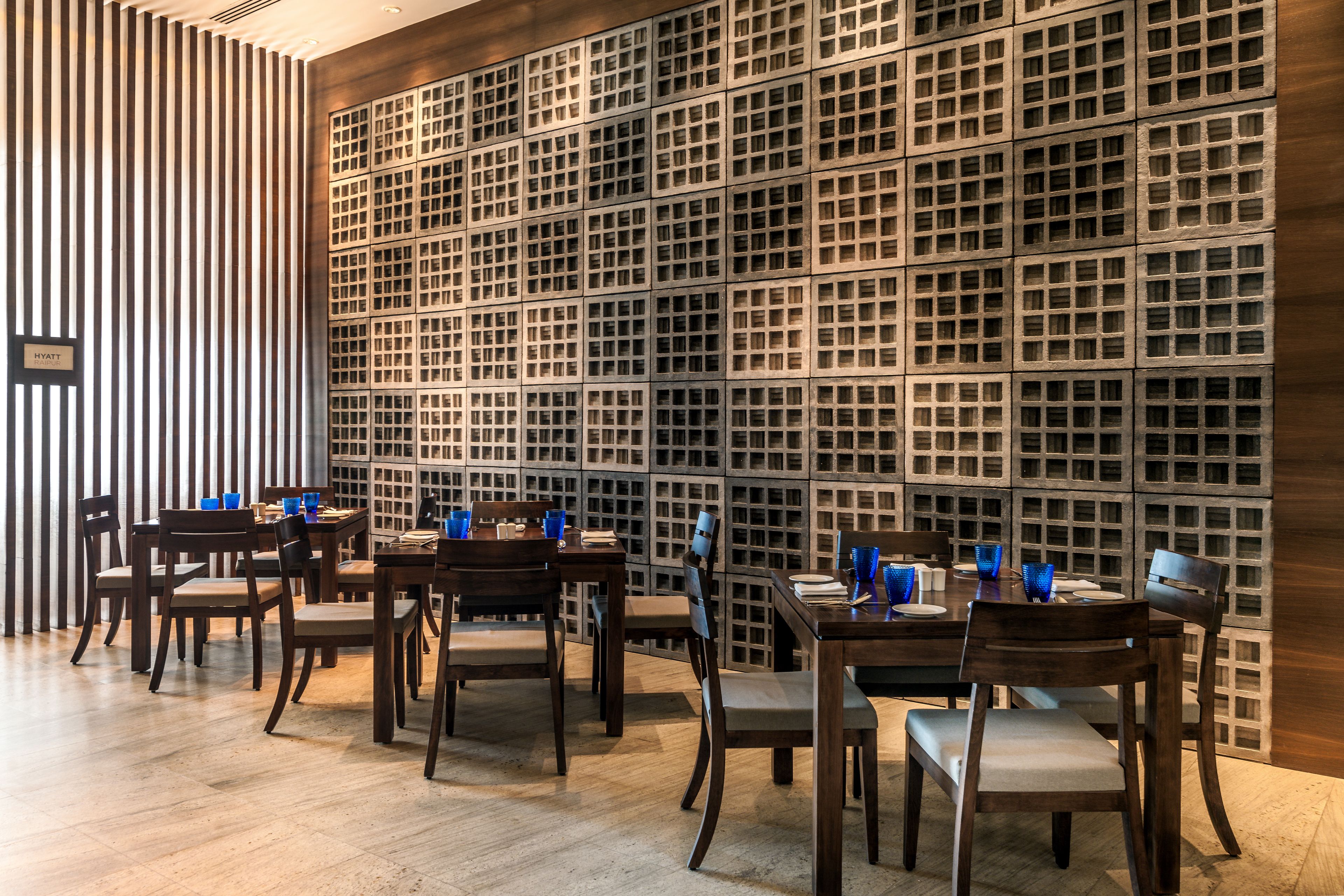 breakfast, lunch, dinner served; international cuisine