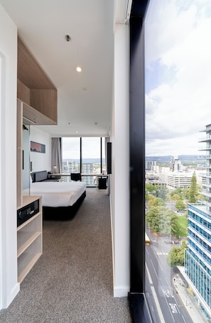 Caja de seguridad en la habitación y escritorio