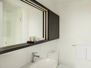 In-room safe, desk, iron/ironing board, free WiFi - ibis Adelaide (Adelaide)