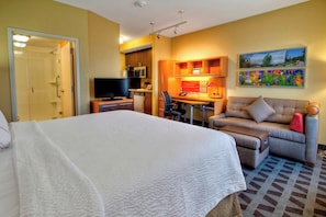 Hypo-allergenic bedding, pillow-top beds, blackout curtains - Towneplace Suites Oklahoma City Airport (Oklahoma City)