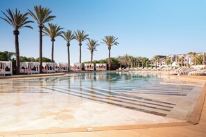 3 outdoor pools, open 10:00 AM to 7:00 PM, pool umbrellas, sun loungers