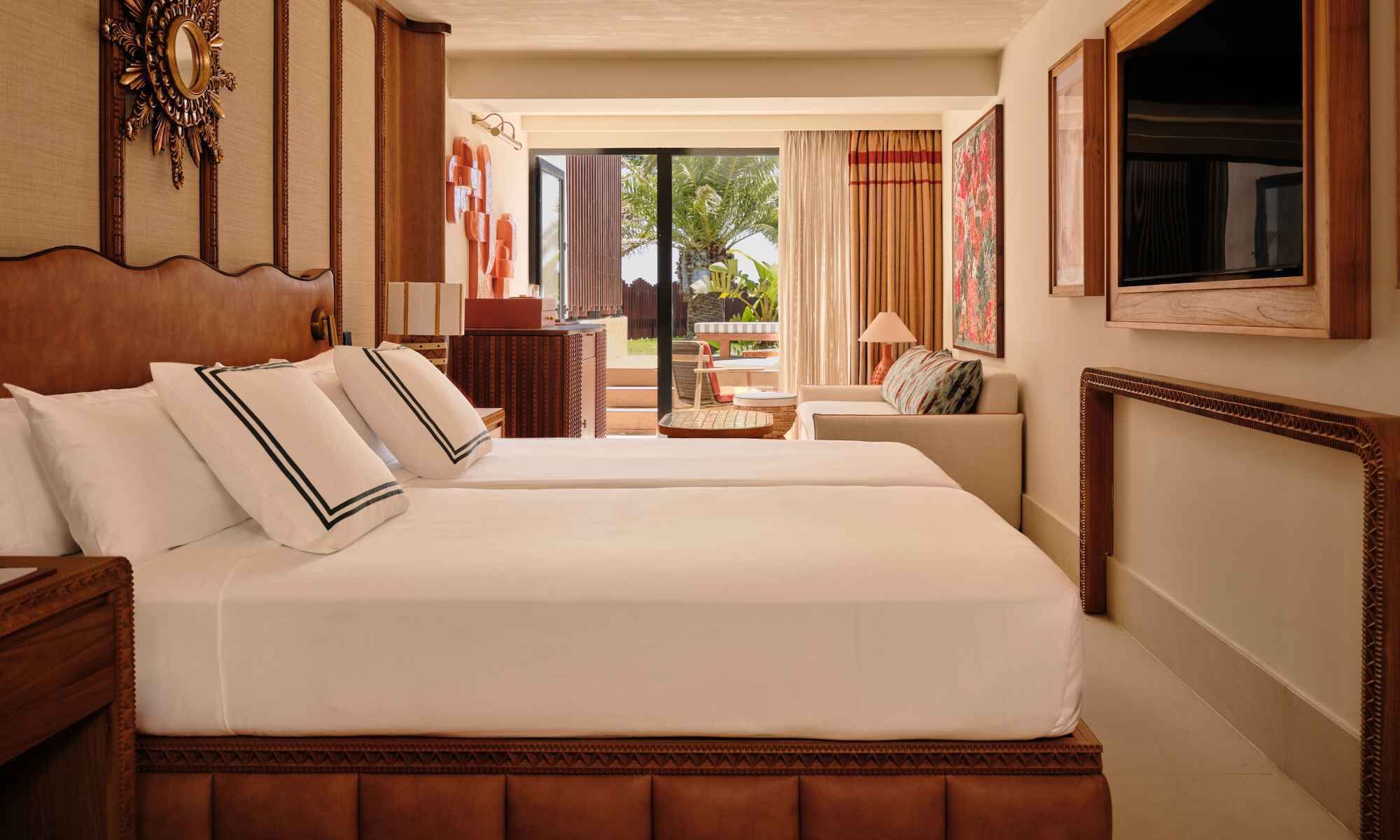 Ropa de cama de alta calidad y minibar 
