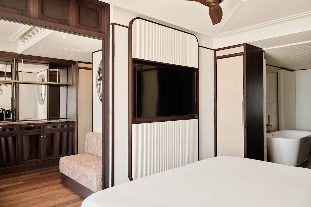 Premium bedding, minibar, in-room safe, blackout drapes