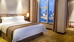 Superior King Room | Minibar, in-room safe, desk, blackout drapes - Avant-Garde Hotel (Shenzhen)