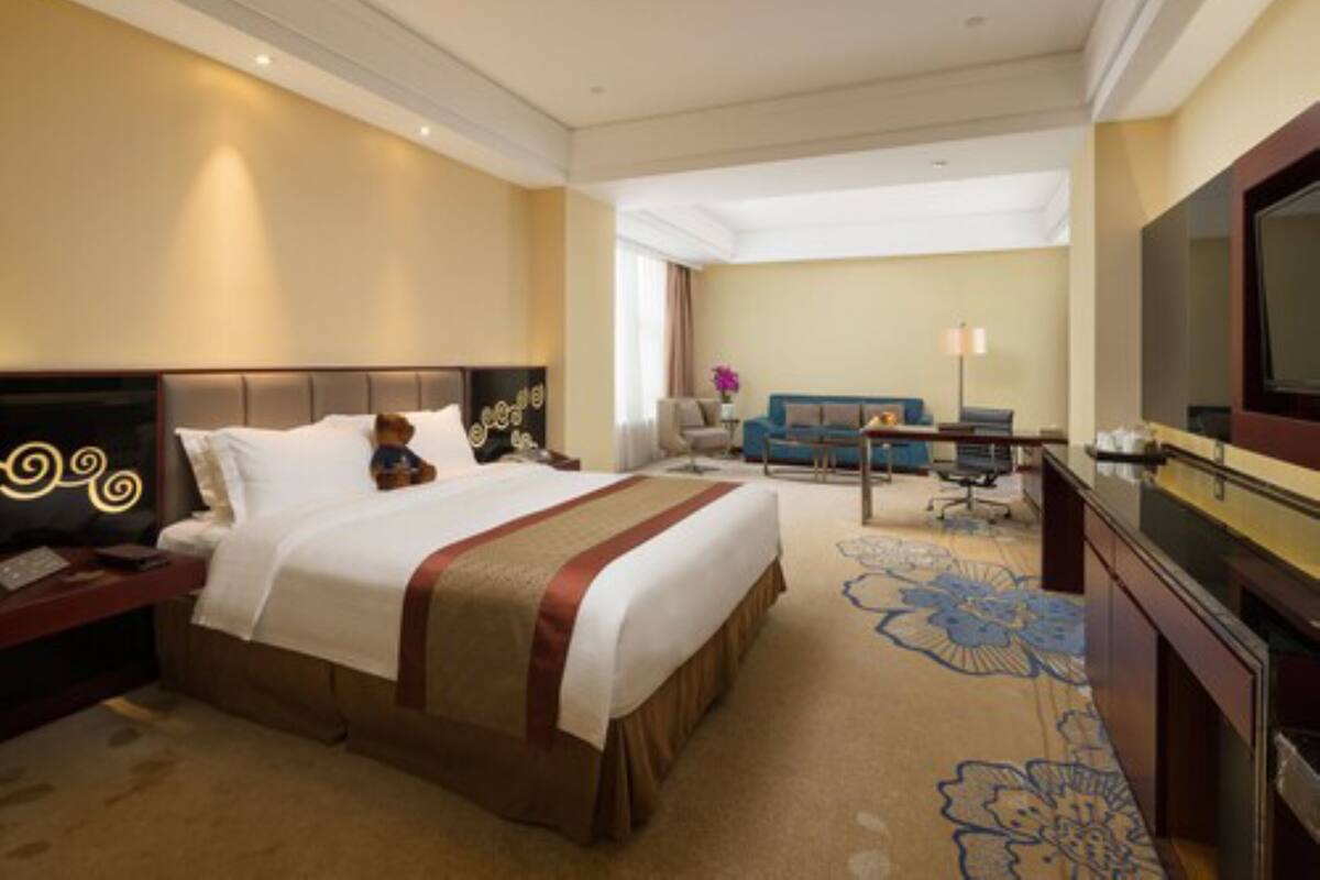 Minibar, in-room safe, desk, blackout curtains