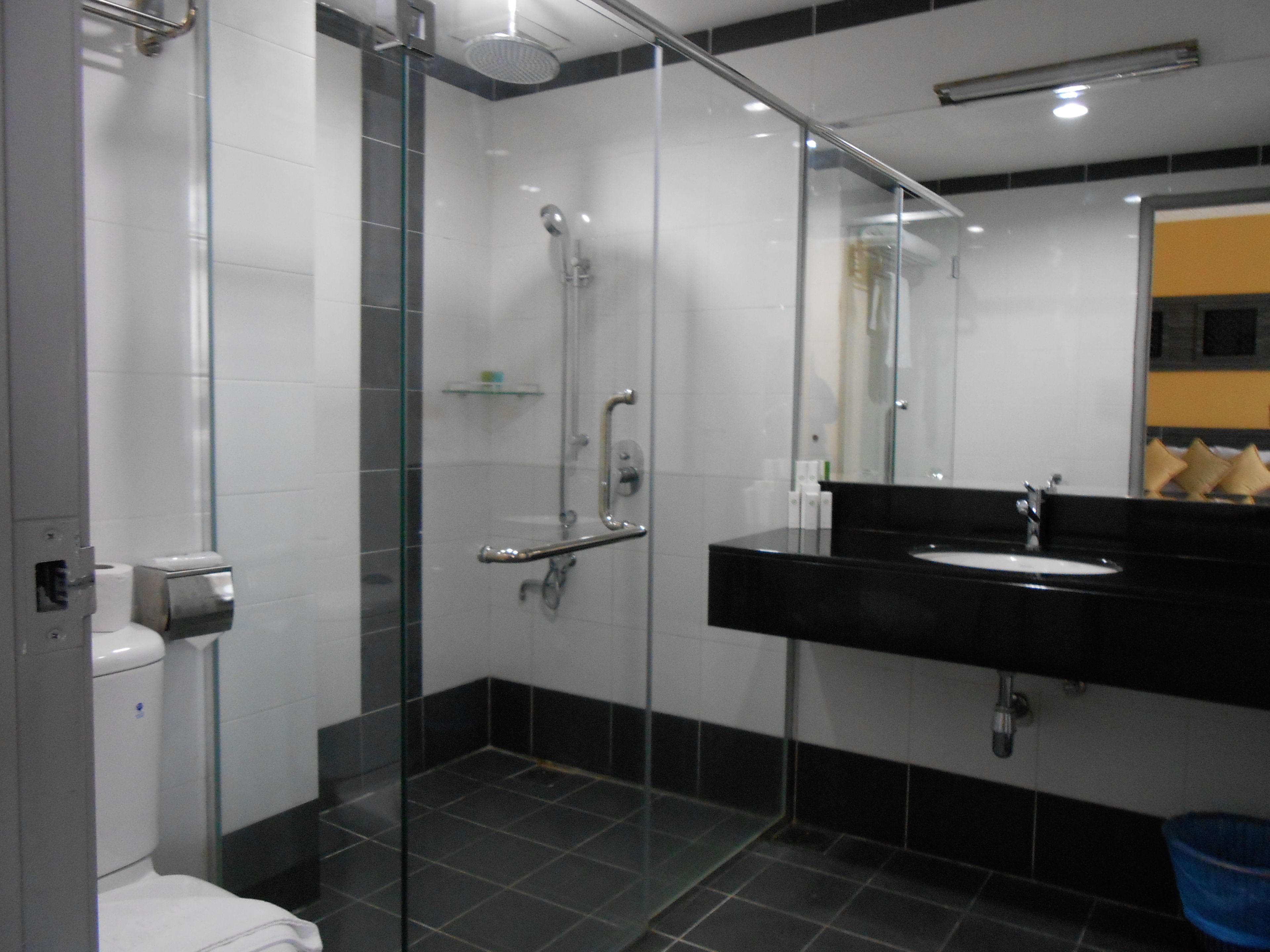 deluxe suite hill view | bathroom | free toiletries, hair dryer, slippers, bidet