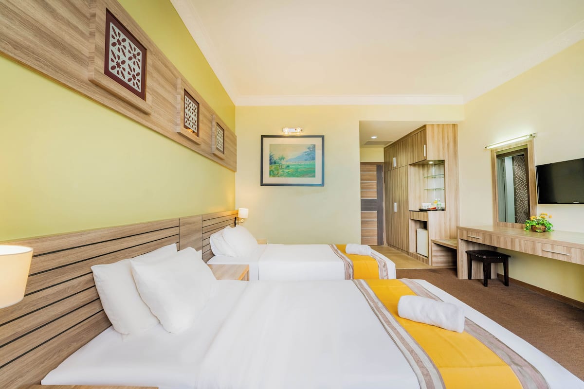 Iron/ironing board, free WiFi, bed sheets