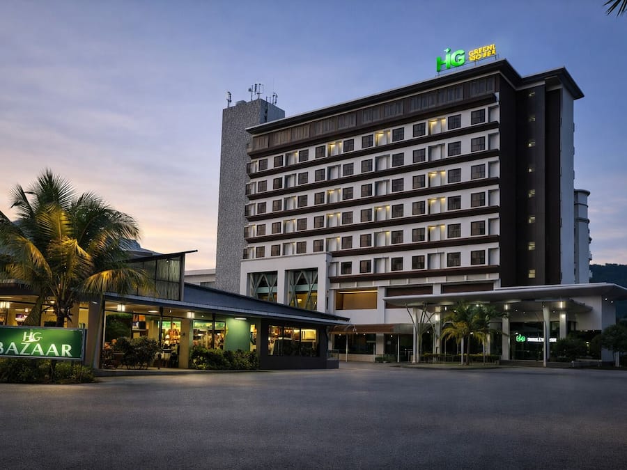 Vista frontal de la propiedad