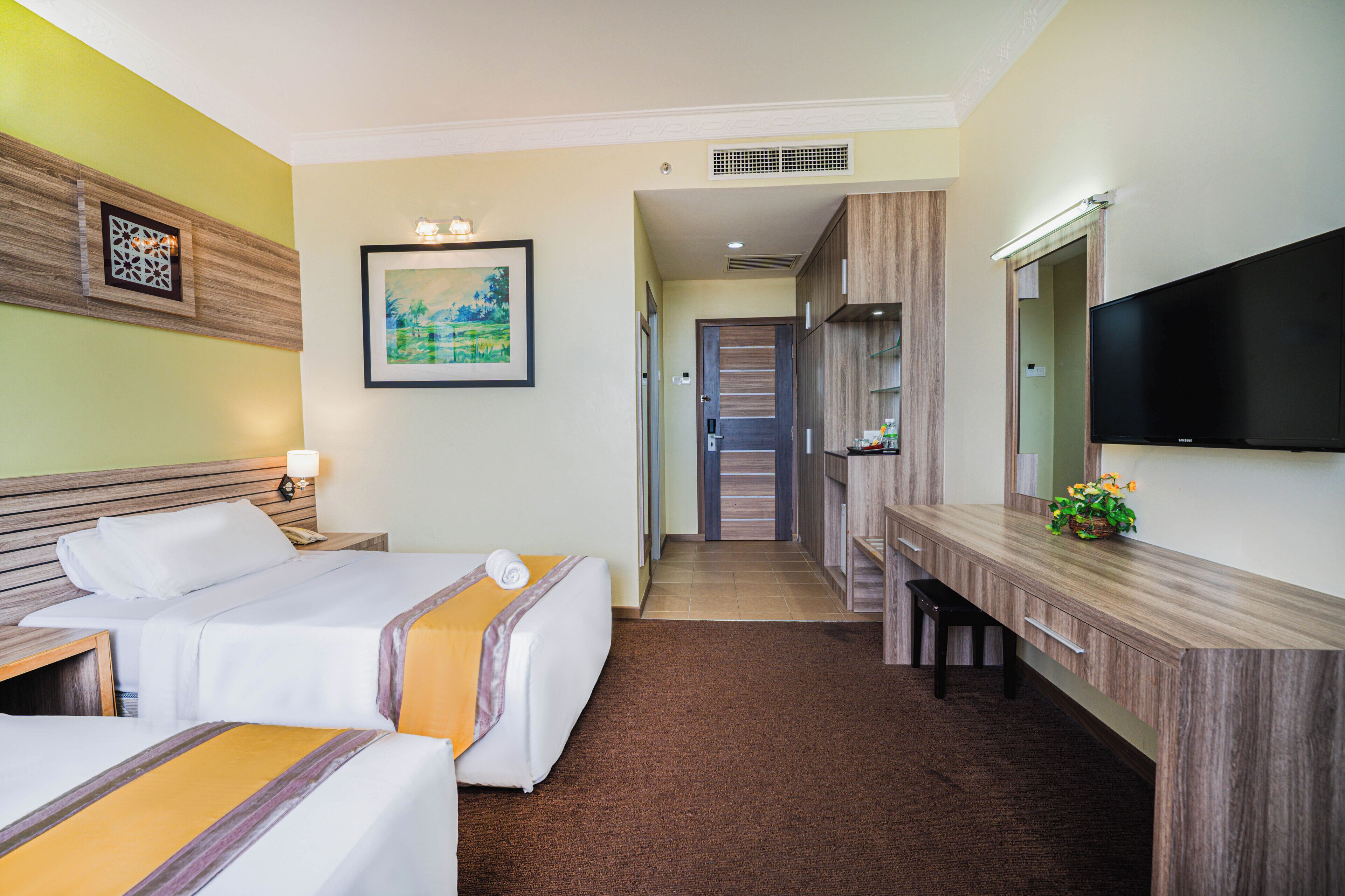 Iron/ironing board, free WiFi, bed sheets