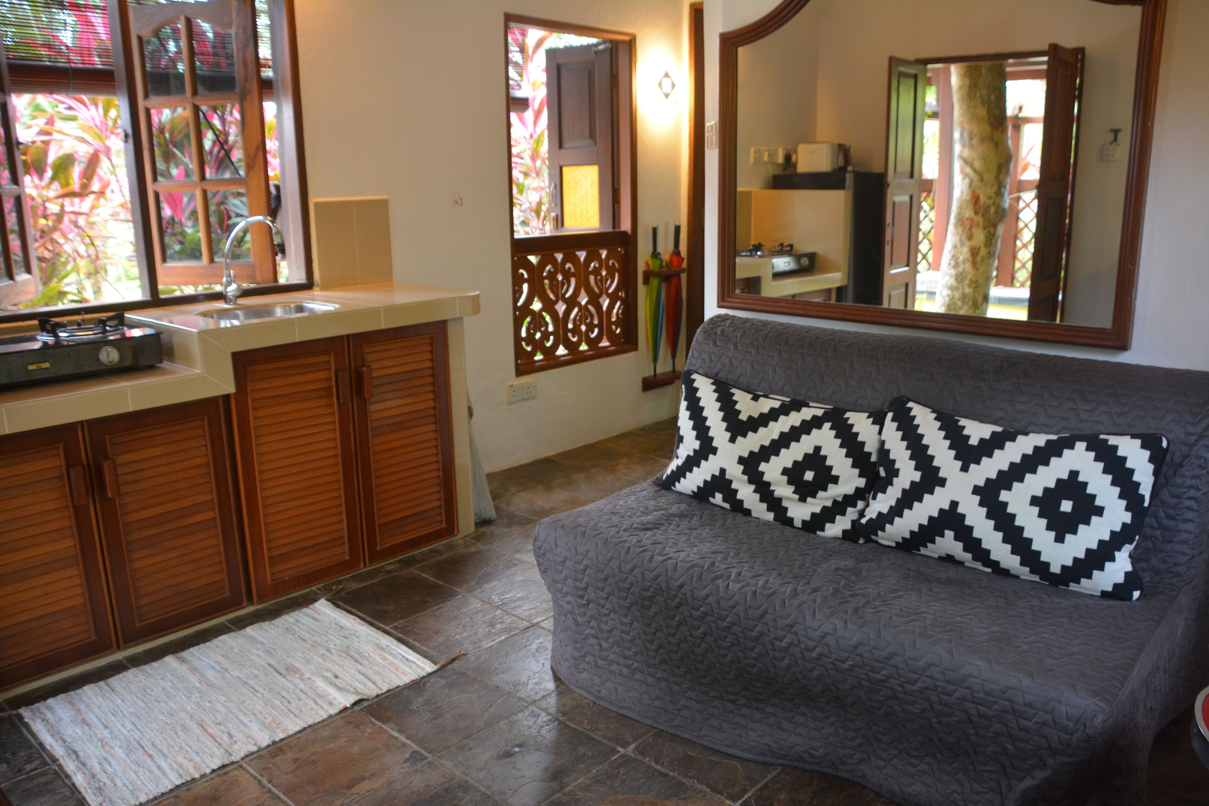 gate house | 1 bedroom, laptop workspace, cots/infant beds, free wifi