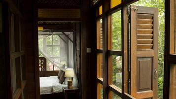 Forest House (2 bedrooms) | Laptop workspace, cribs/infant beds, free WiFi