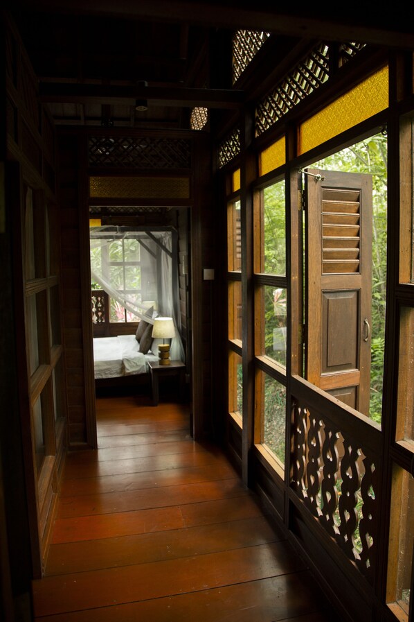 Forest House (2 bedrooms) | Laptop workspace, cribs/infant beds, free WiFi - Sunset Valley (Langkawi)