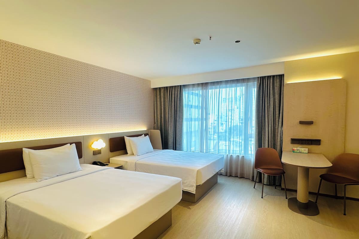 Executive Twin Room | Hypo-allergenic bedding, minibar, in-room safe, individually furnished
