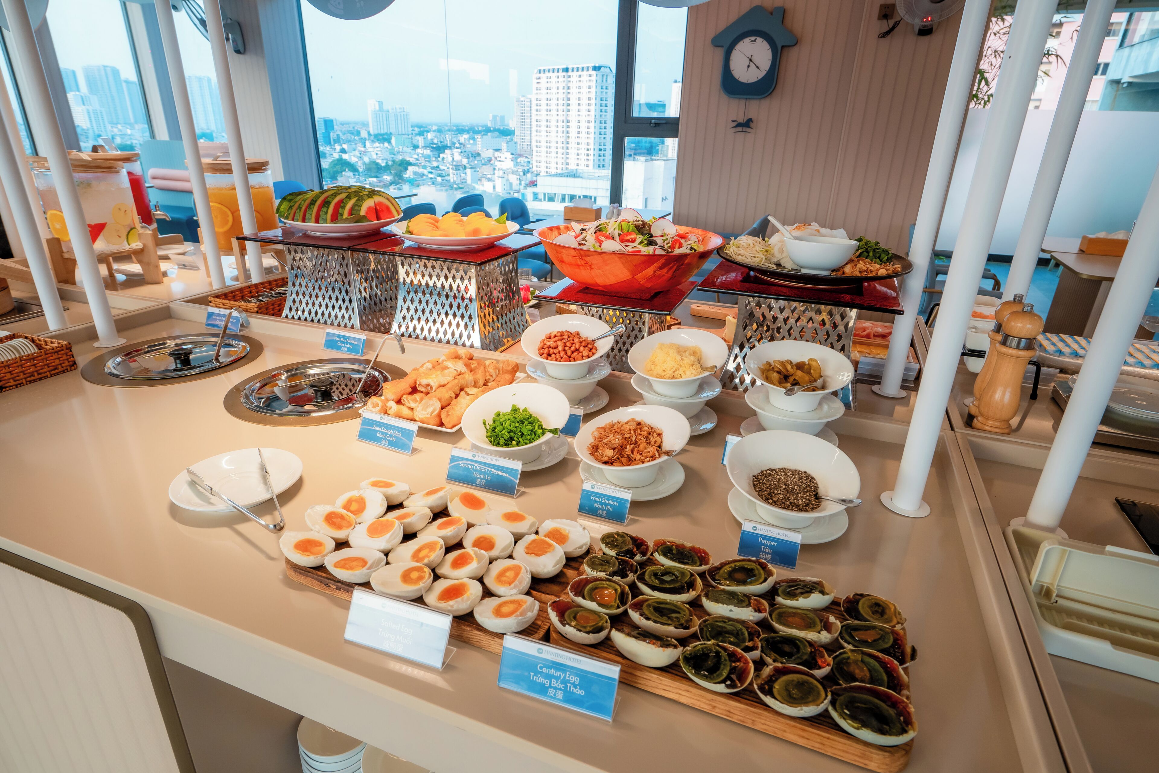 Daily buffet breakfast for a fee