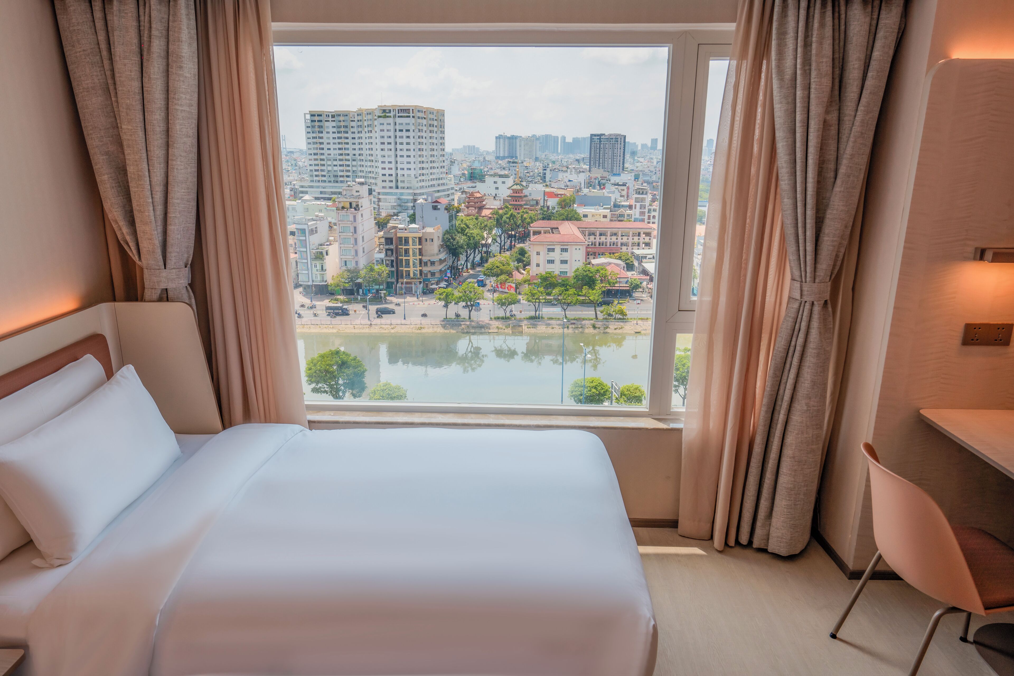 Executive Twin Room | Hypo-allergenic bedding, minibar, in-room safe, individually furnished