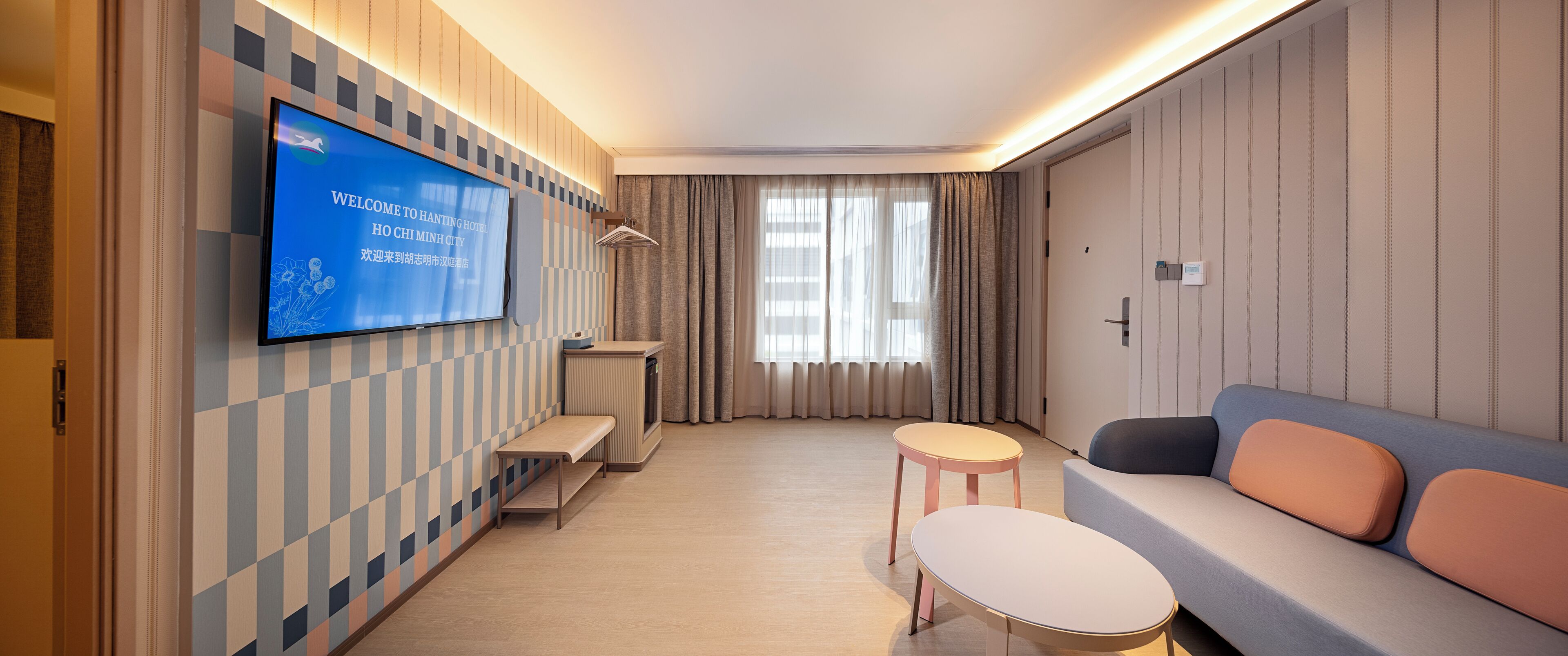 two bedroom king suite + breakfast + free minibar | hypo-allergenic bedding, minibar, in-room safe, individually furnished