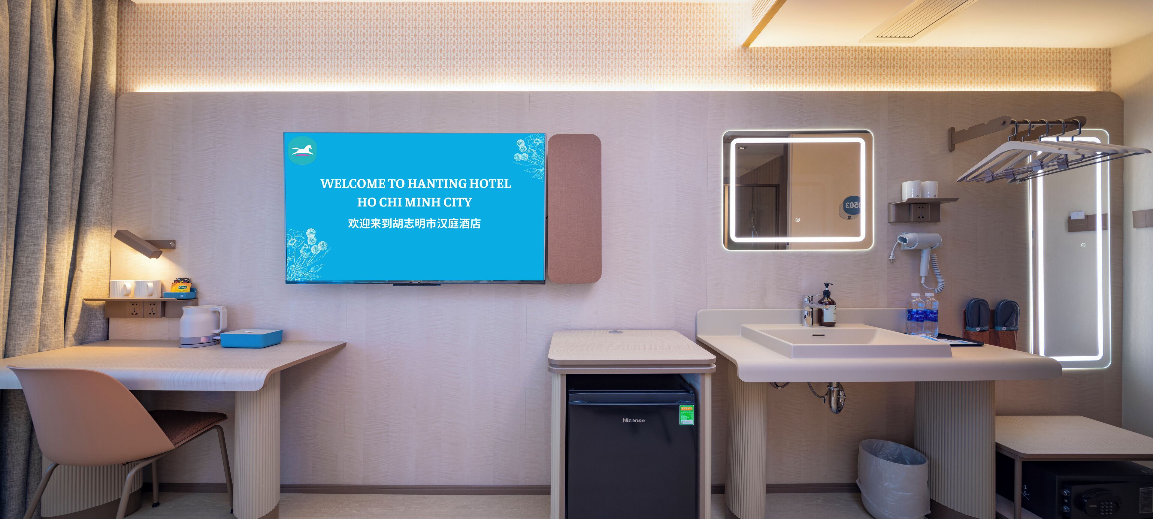 standard big bed room + breakfast + free minibar | hypo-allergenic bedding, minibar, in-room safe, individually furnished