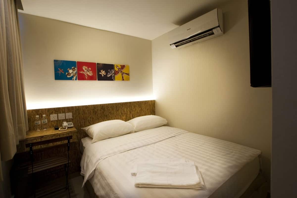 Superior Queen Room | Donzen dekbedden, Select Comfort-bedden, een bureau, gratis wifi