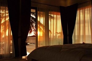 Colchones Select Comfort, minibar, mobiliario individual y escritorio