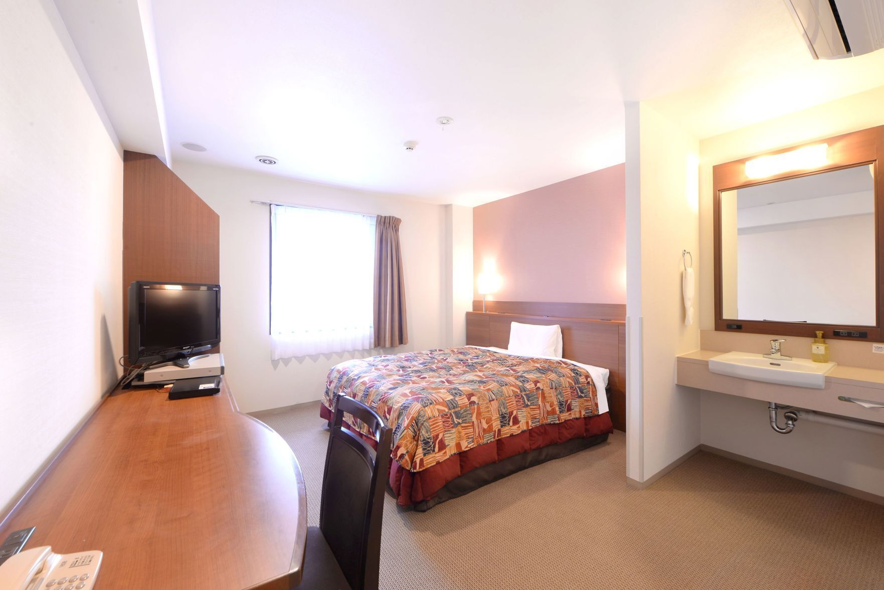 Bureau, espace de travail pour ordinateur portable, rideaux occultants