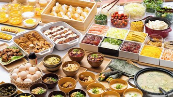 Daily buffet breakfast for a fee