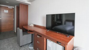 Tomannsrom – comfort, ikke-røyk (with 2 Extra Beds) | Skrivebord, blendingsgardiner, strykejern/-brett og wi-fi (inkludert)