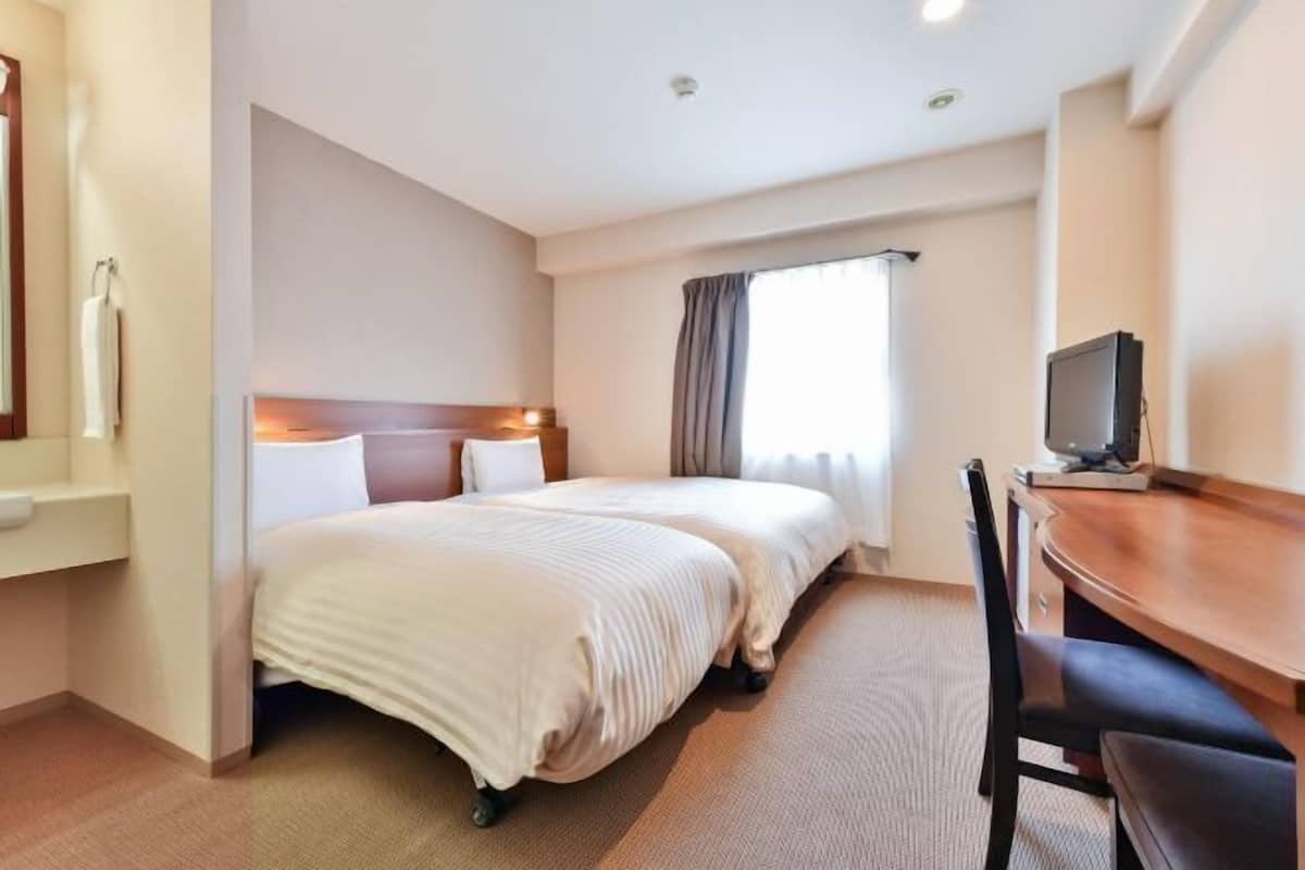 Desk, blackout drapes, iron/ironing board, free WiFi