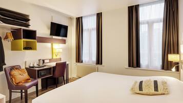 Superior Double Room | In-room safe, desk, soundproofing, iron/ironing board