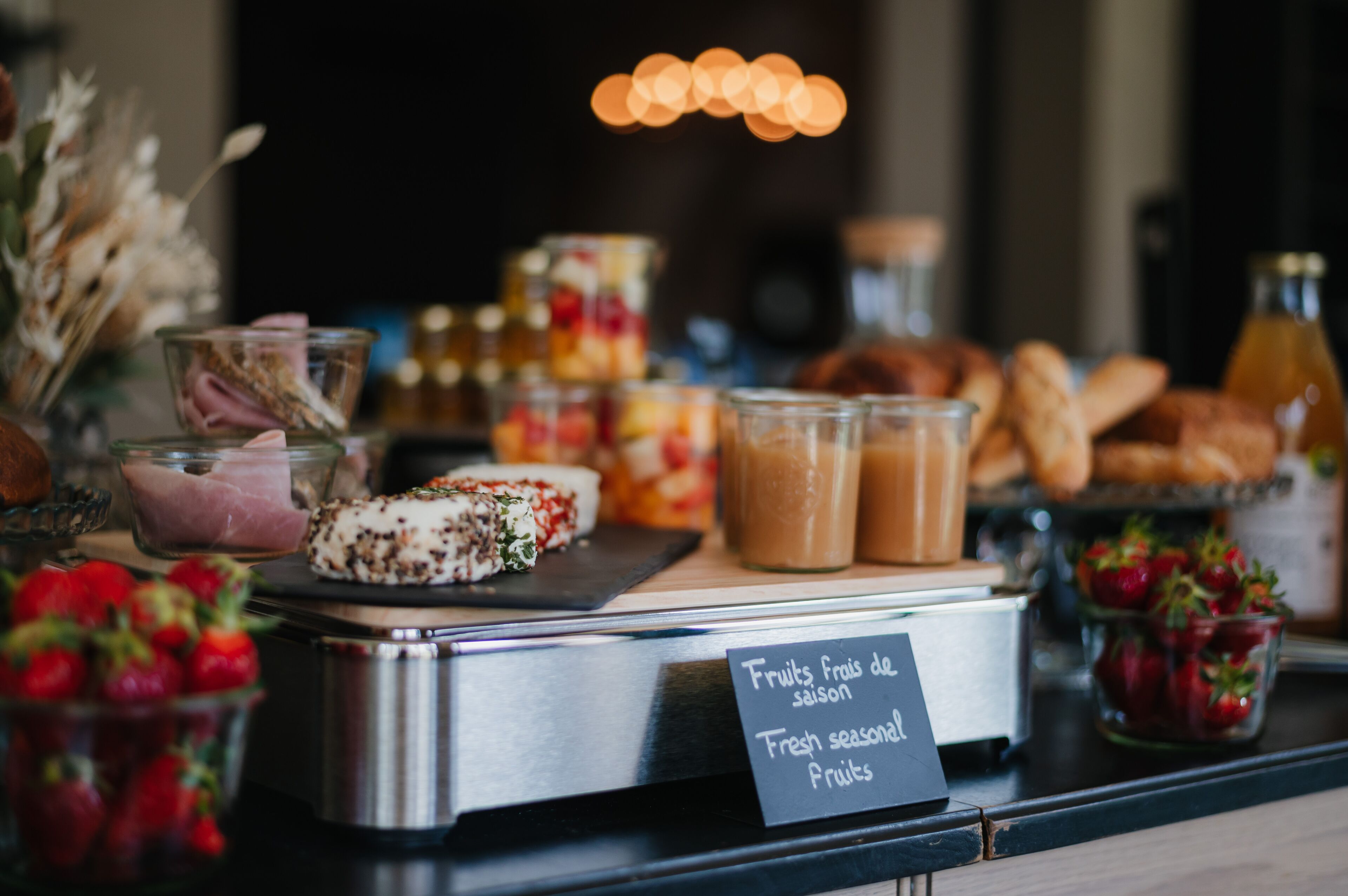 Päivittäinen buffetaamiainen (20 EUR per henkilö)